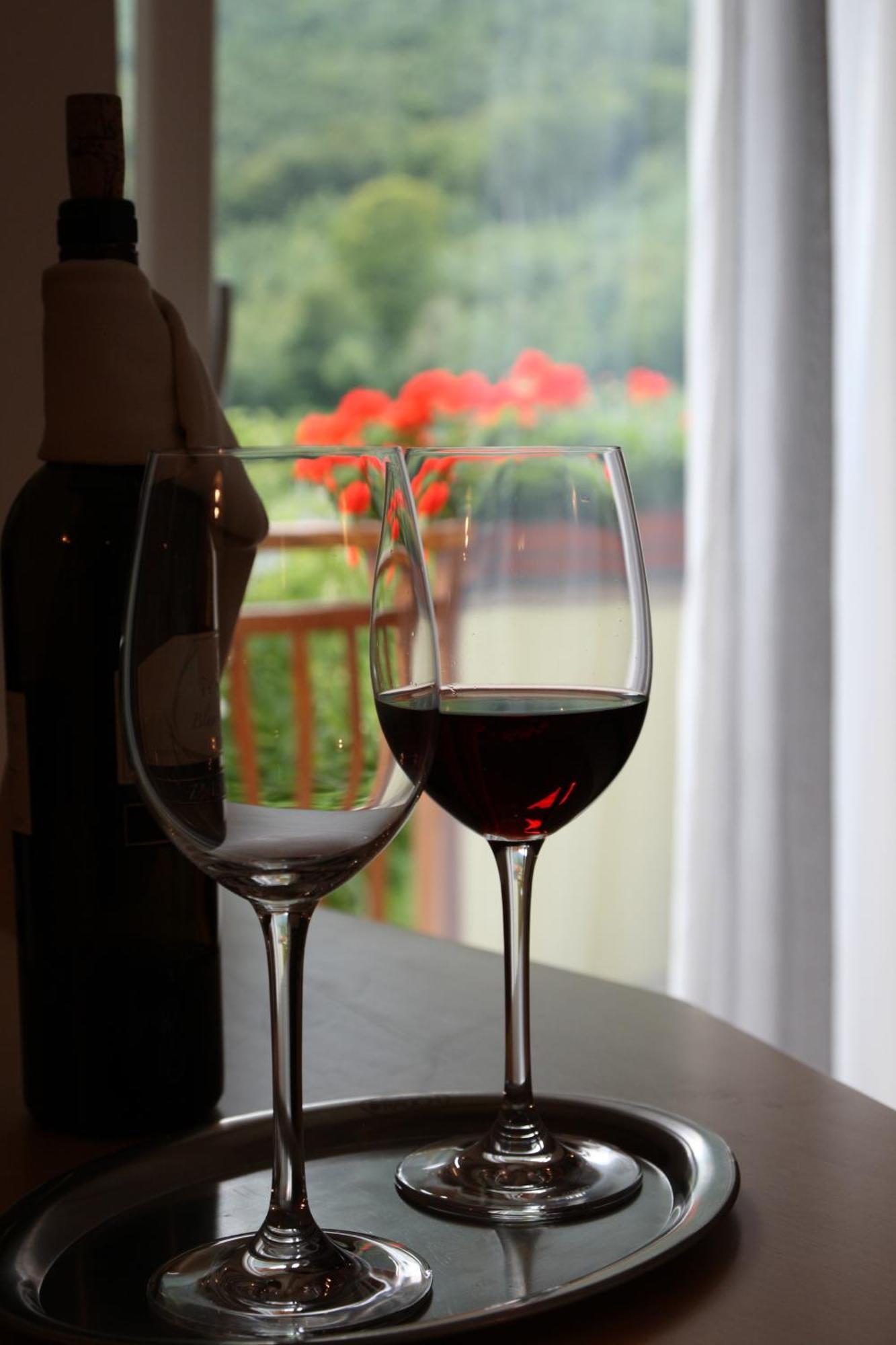 Kreuzstein Bed&Breakfast Appiano Sulla Strada Del Vino Luaran gambar