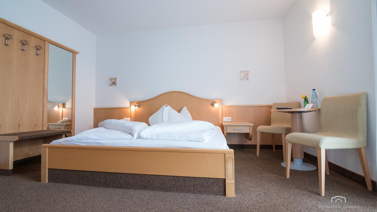 Kreuzstein Bed&Breakfast Appiano Sulla Strada Del Vino Luaran gambar